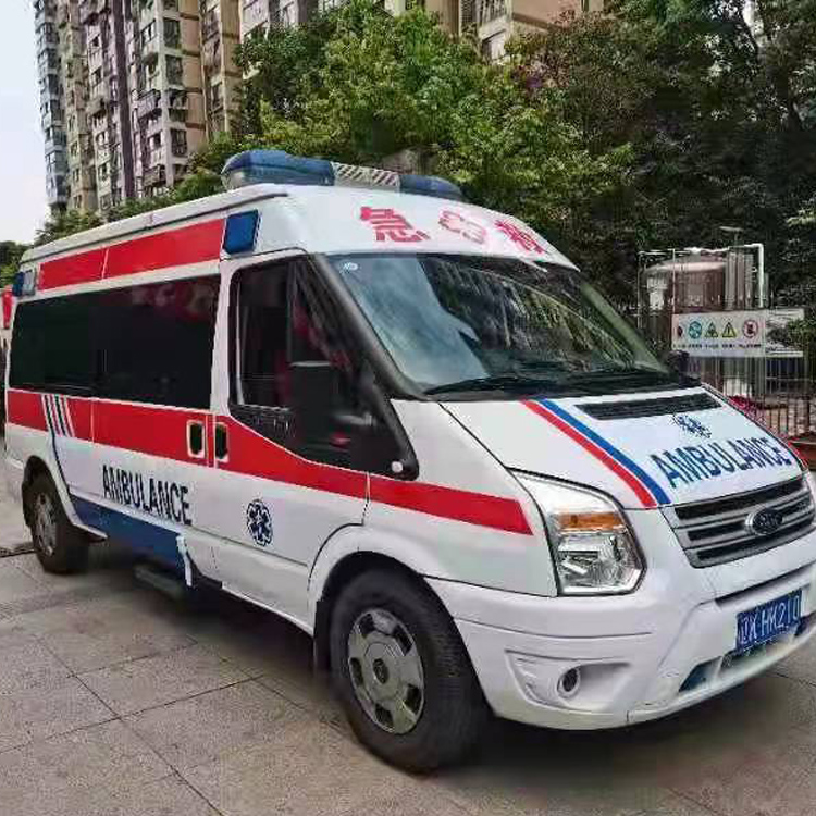 察布查尔长途救护车护送病人返乡